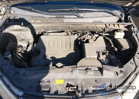 2015 Toyota Highlander Le Plus V6 z USA, uszkodzony, nr VIN 5TDBKRFHXFS095919